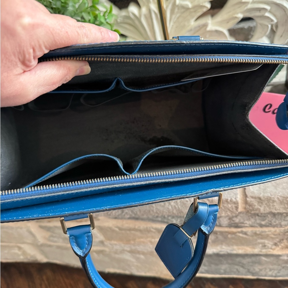 Louis Vuitton Rivera Blue Epi Leather Tote with Luggage Tag - Picture 9 of 12